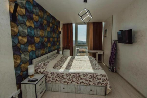 Batumi Studio-with rooftop Pool-Sleeps2